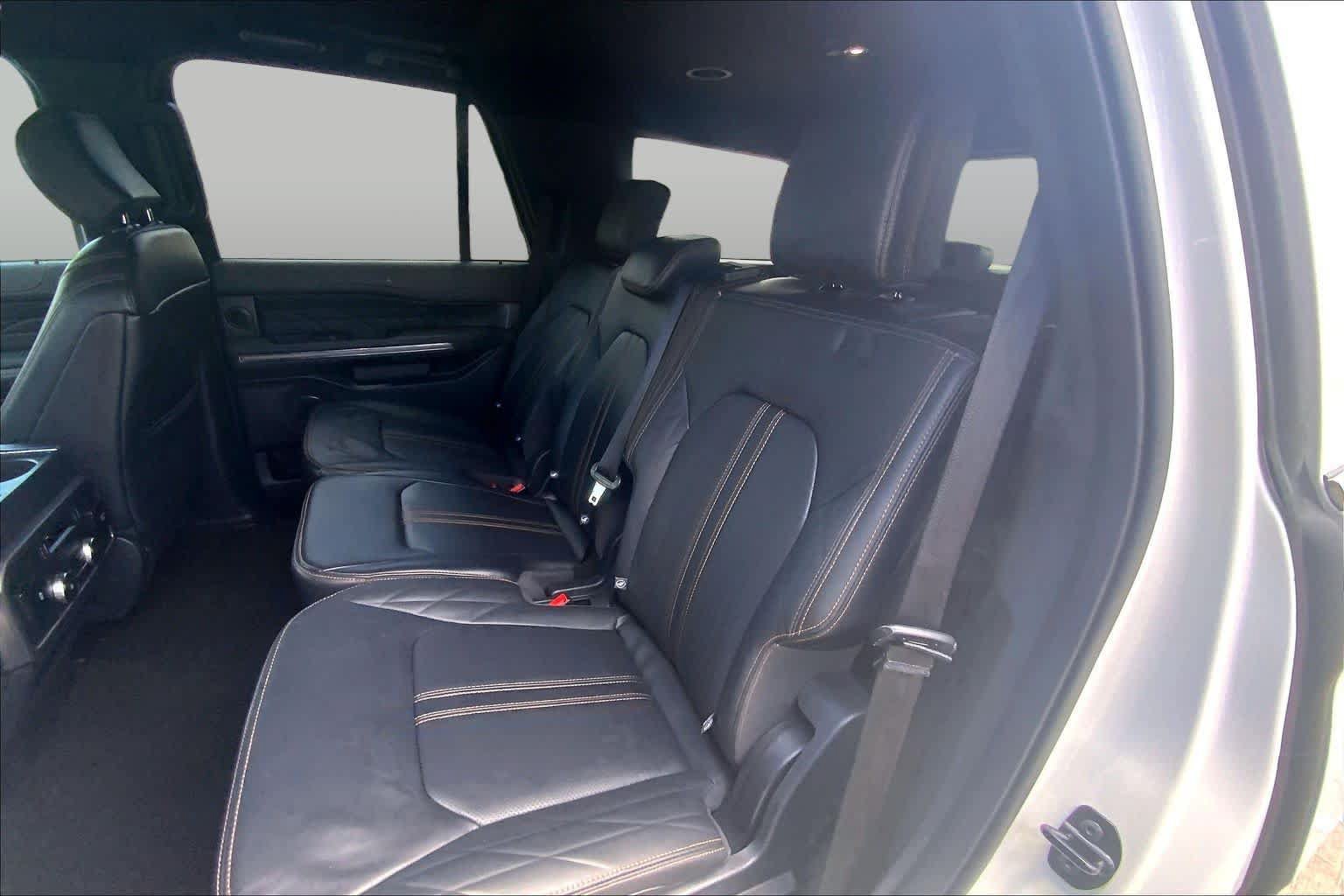 Used 2024 Ford Expedition Platinum RWD image 20