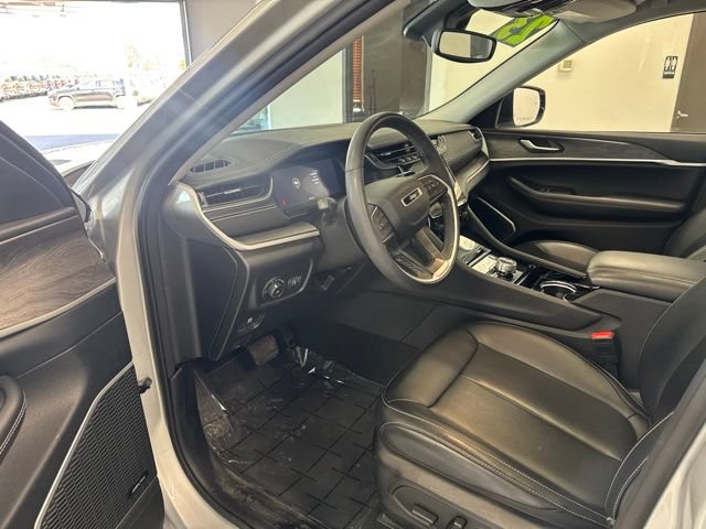 Used 2023 Jeep Grand Cherokee L Limited w/ Trailer Tow Group (B) AWD/4WD image 18