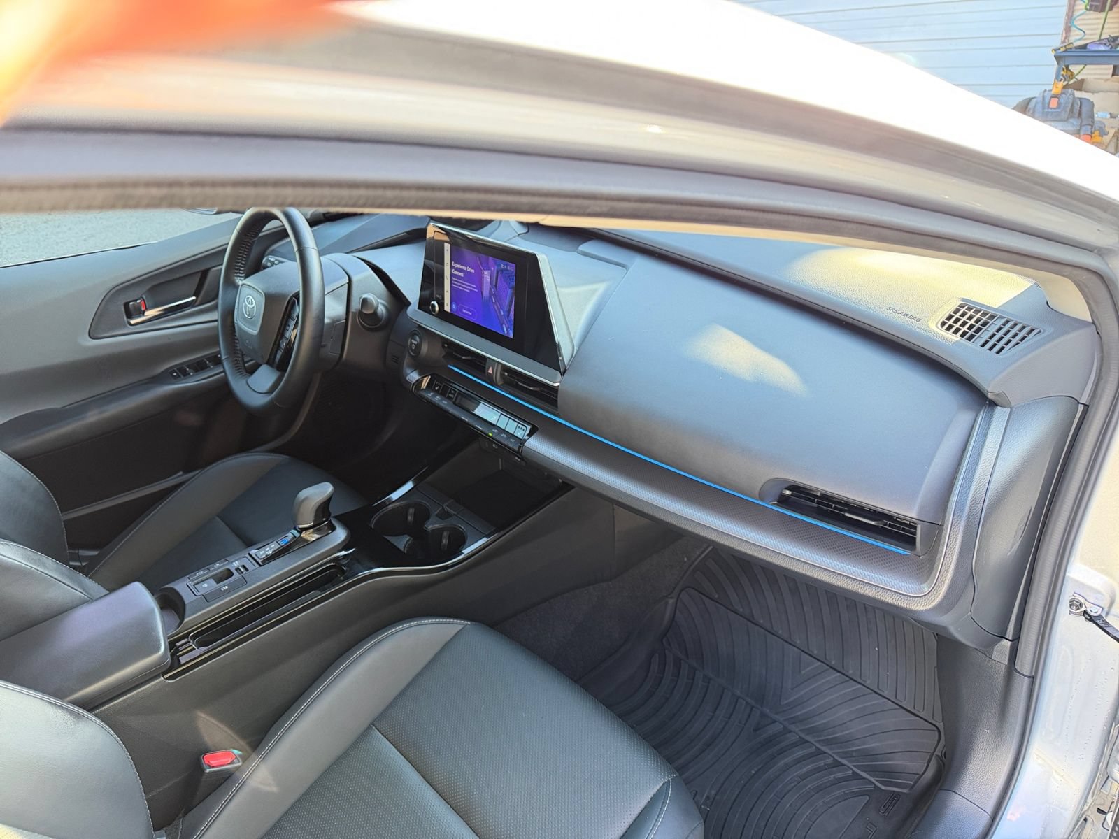 Used 2023 Toyota Prius XLE FWD image 16