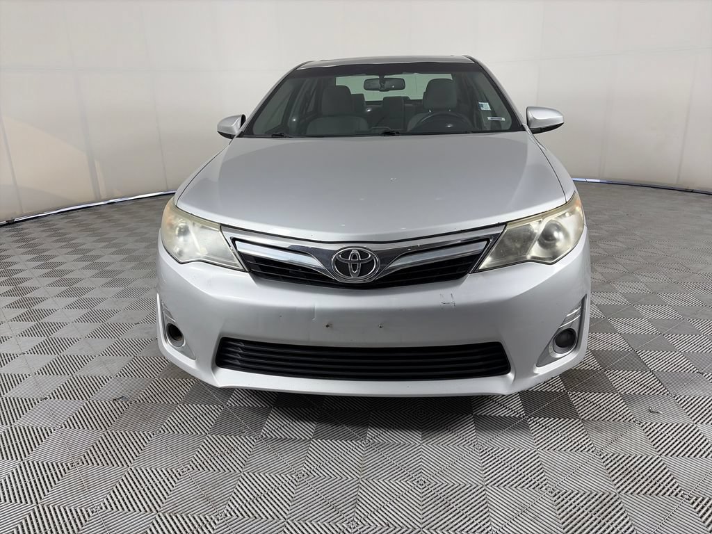 Used 2013 Toyota Camry XLE w/ Convenience Pkg FWD image 2