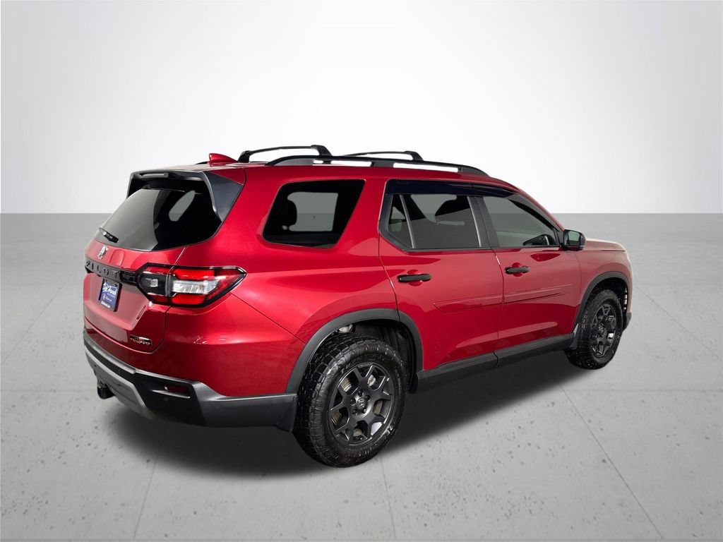 Certified 2025 Honda Pilot TrailSport image 7