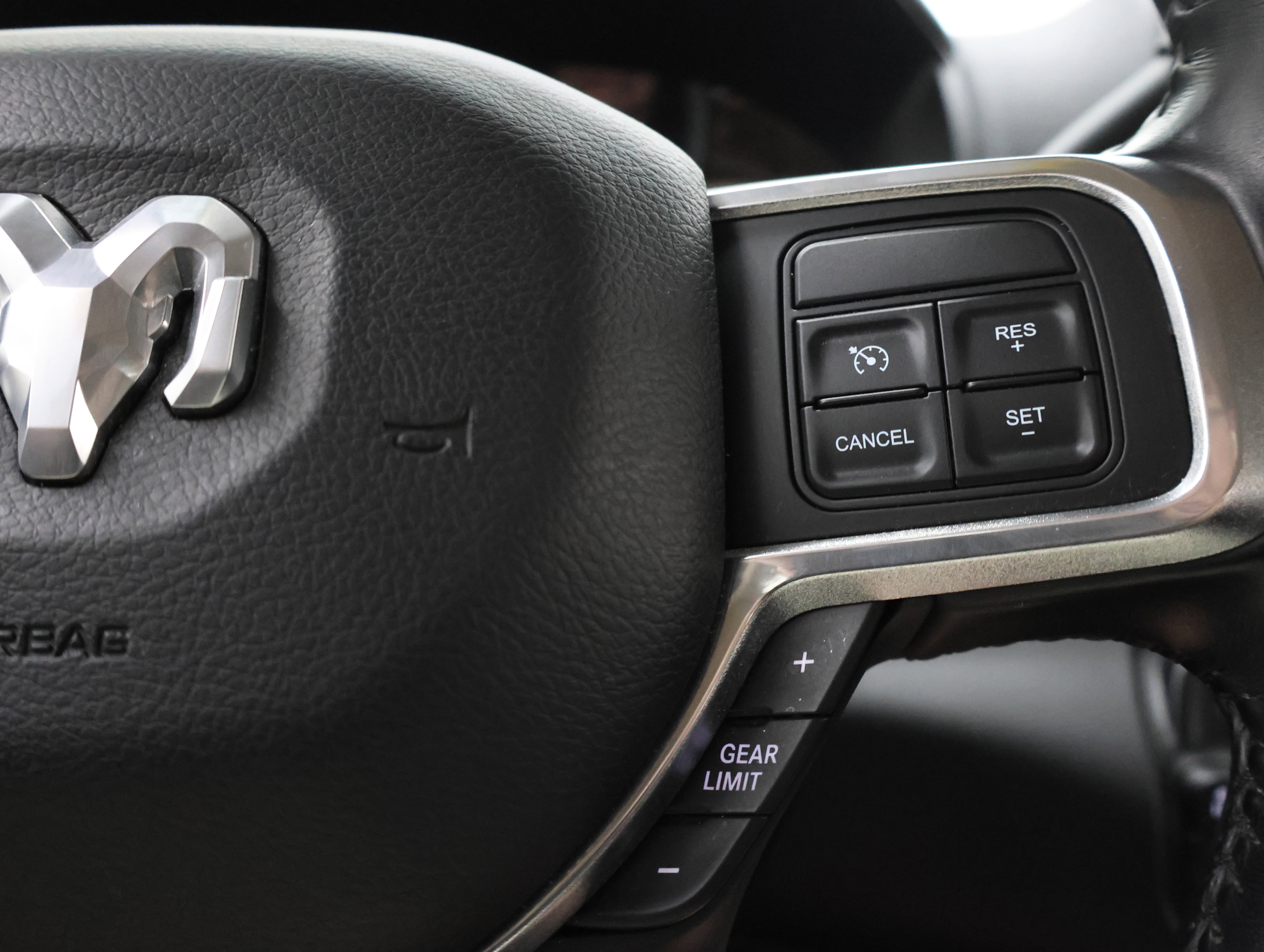 Used 2020 RAM 2500 Laramie AWD/4WD image 14