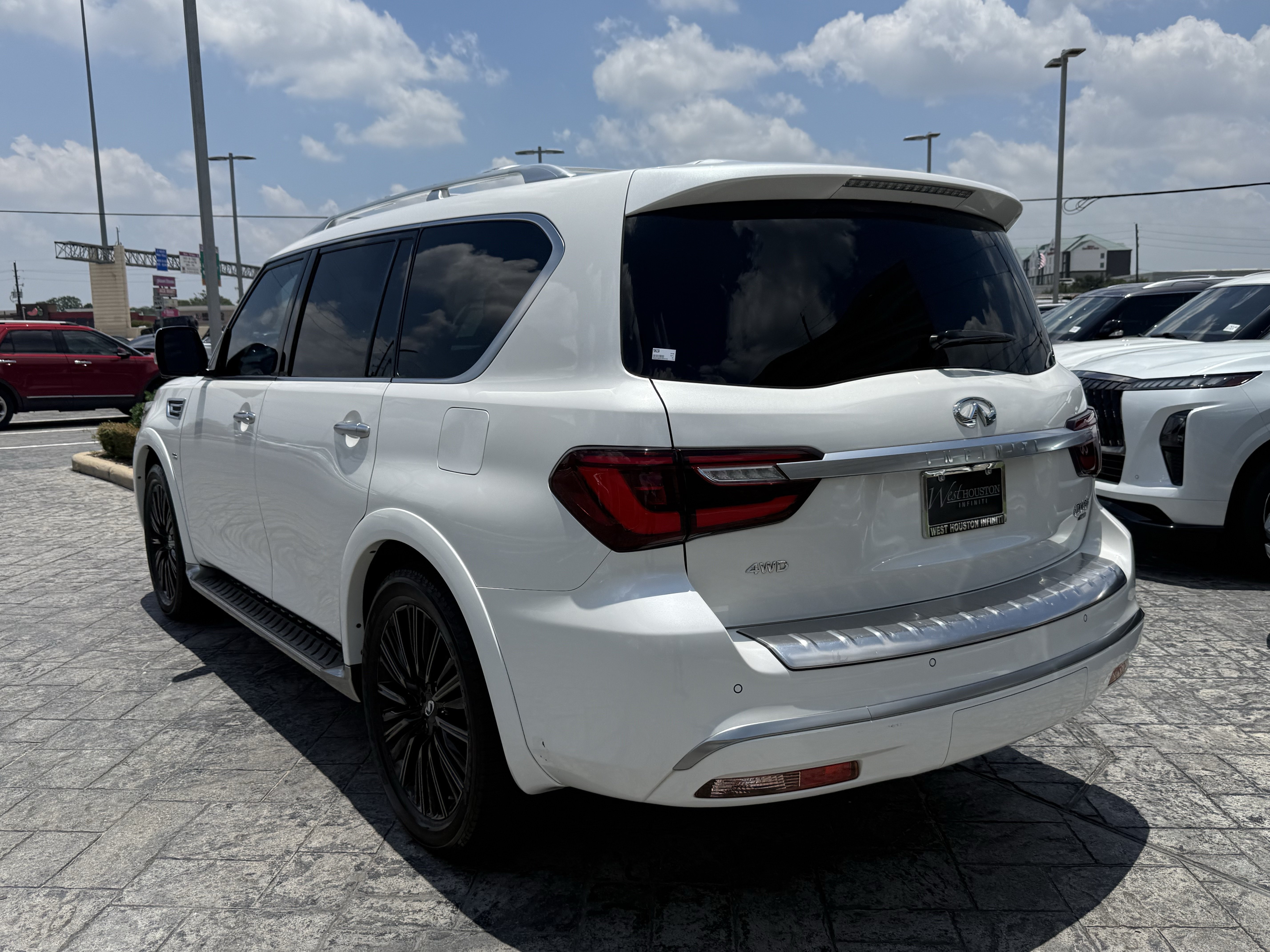 Used 2020 INFINITI QX80 Limited w/ All-Season Package AWD/4WD image 5