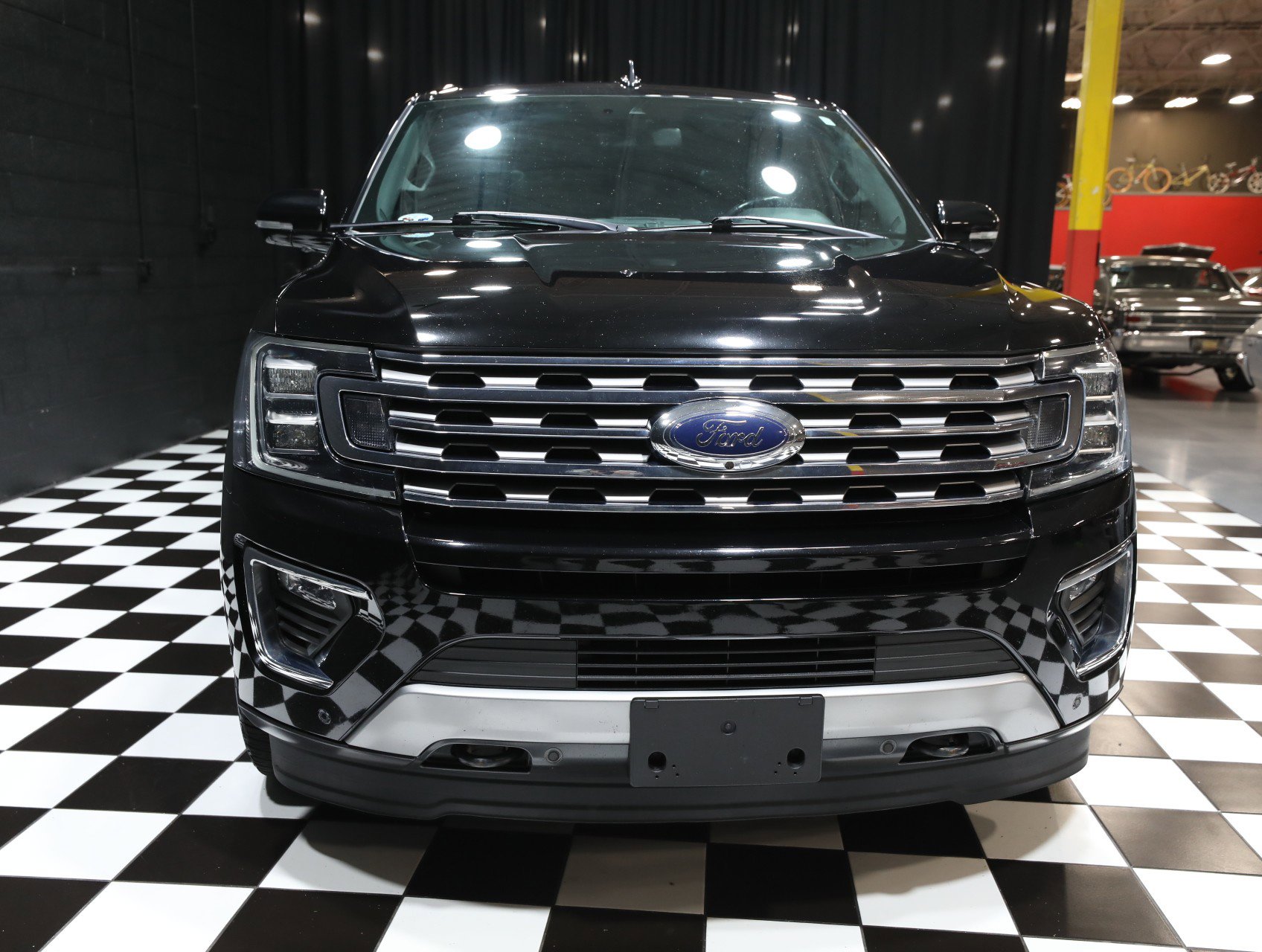 Used 2018 Ford Expedition Max Limited w/ Equipment Group 302A image 9