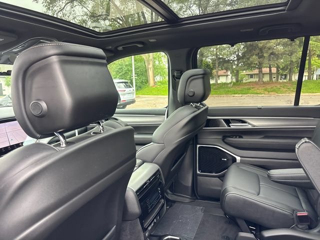 New 2026 Jeep Grand Wagoneer Limited w/ Premium Group II AWD/4WD image 10