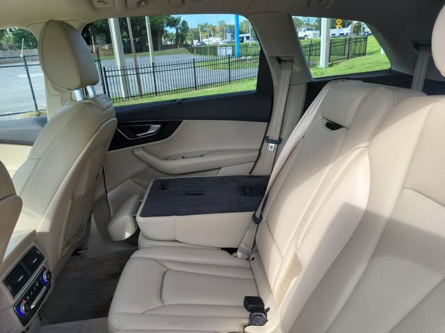 Used 2018 Audi Q7 3.0T Prestige AWD/4WD image 11