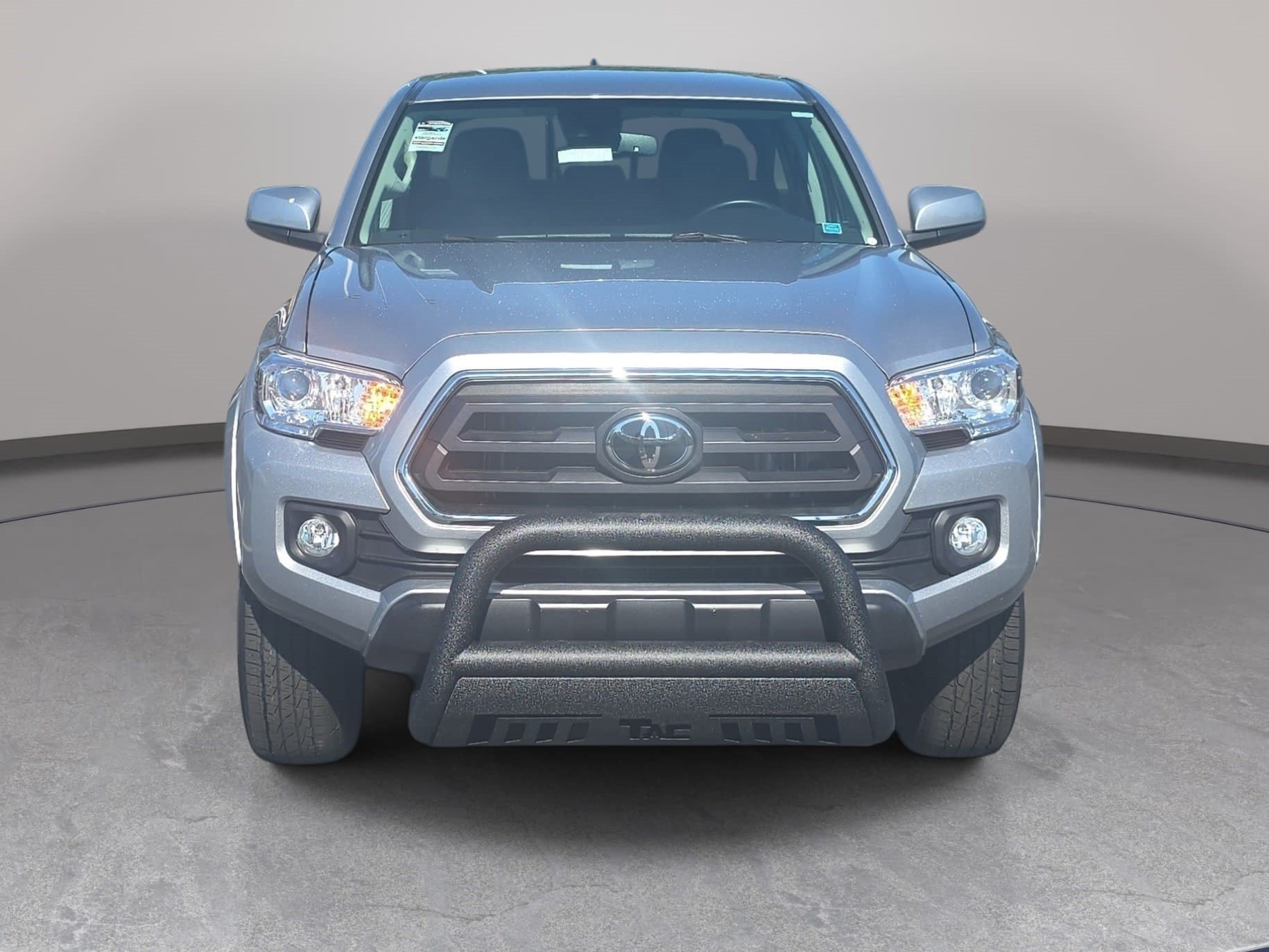 Used 2022 Toyota Tacoma SR5 RWD image 2