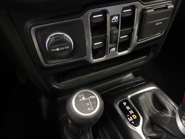 Used 2024 Jeep Wrangler Unlimited Sahara AWD/4WD image 18