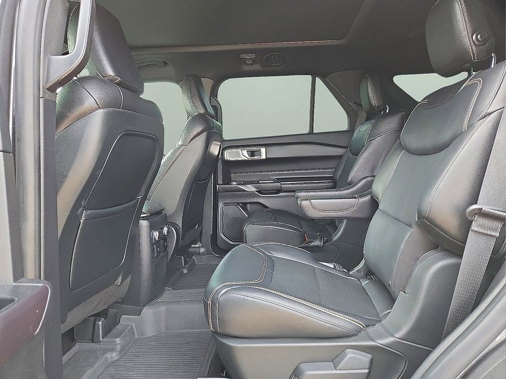 Used 2020 Ford Explorer ST w/ Premium Technology Package image 16