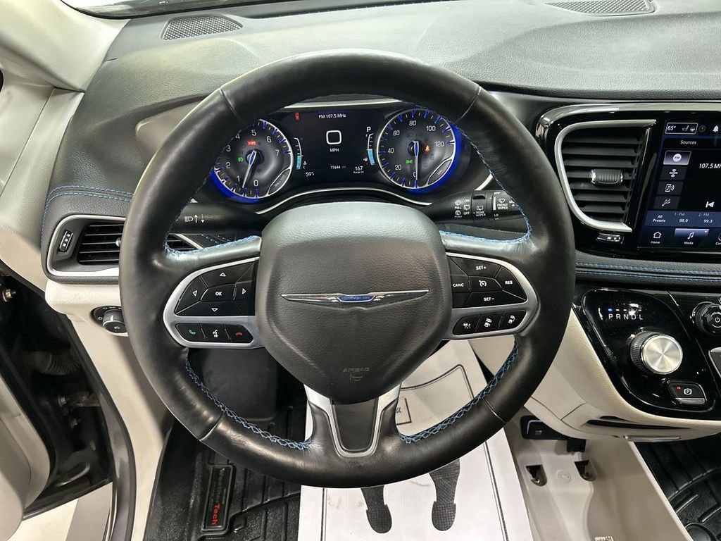 Used 2021 Chrysler Pacifica Touring-L image 4