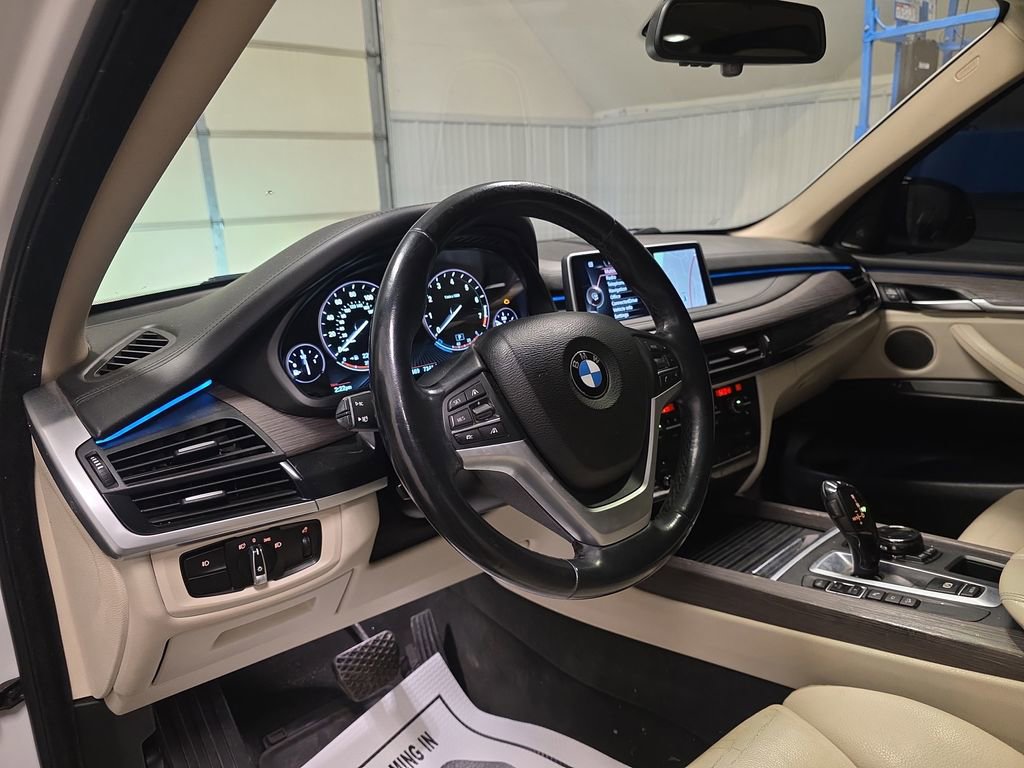 Used 2015 BMW X5 xDrive50i AWD/4WD image 23