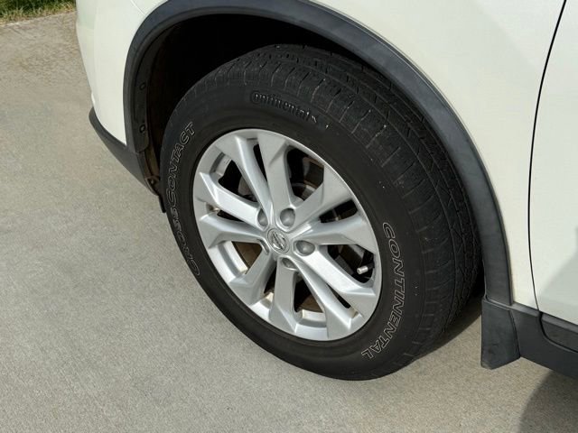 Used 2016 Nissan Rogue SV w/ SV Premium Package AWD/4WD image 5