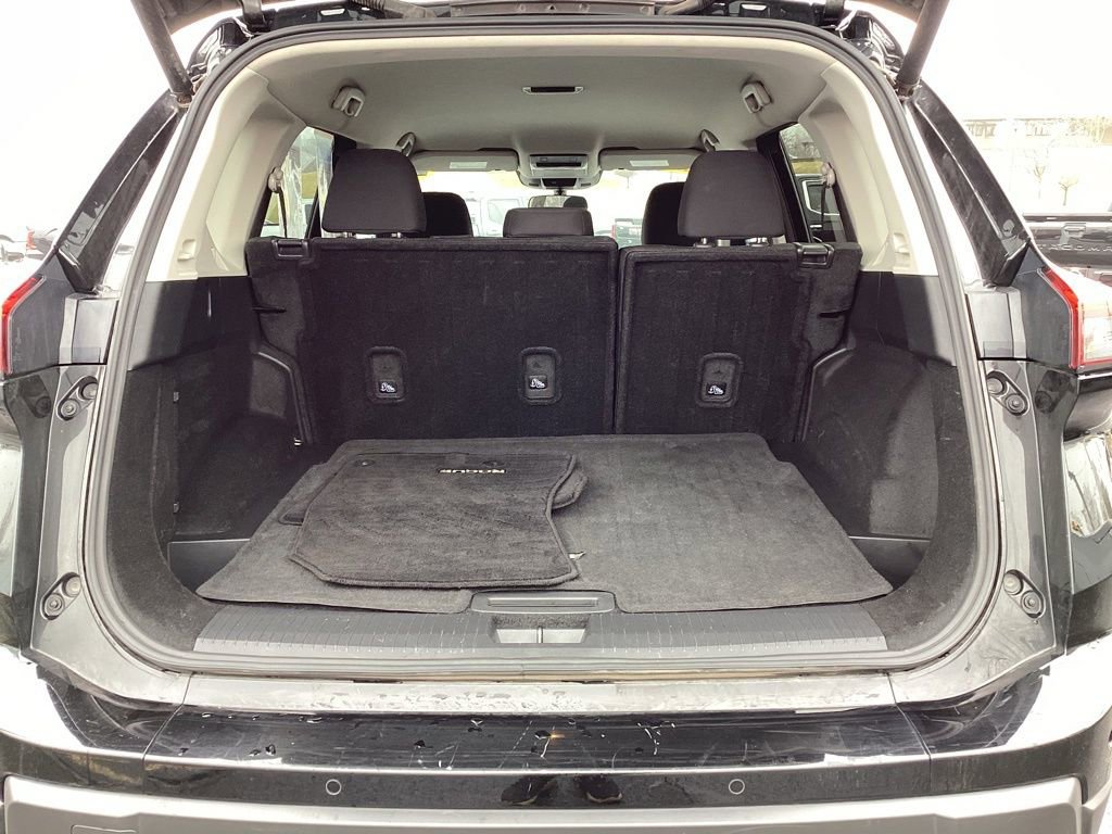Used 2025 Nissan Rogue SV image 12