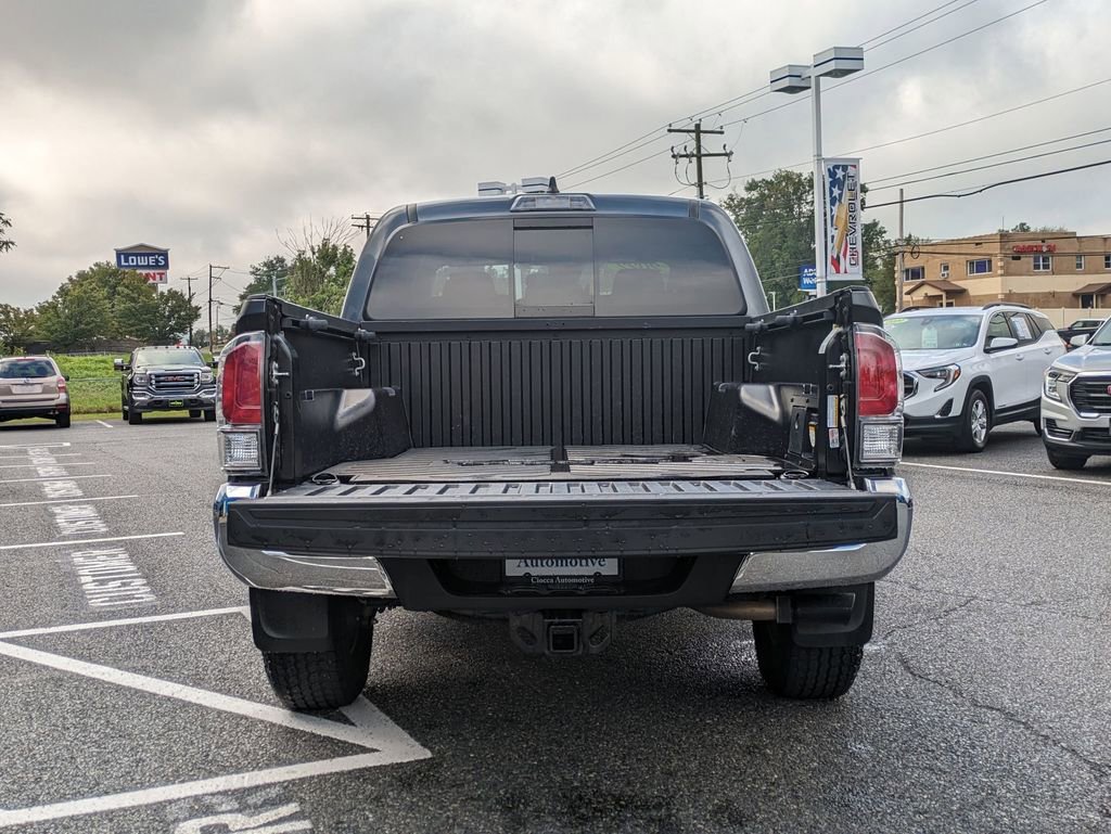 Used 2022 Toyota Tacoma TRD Off-Road image 23