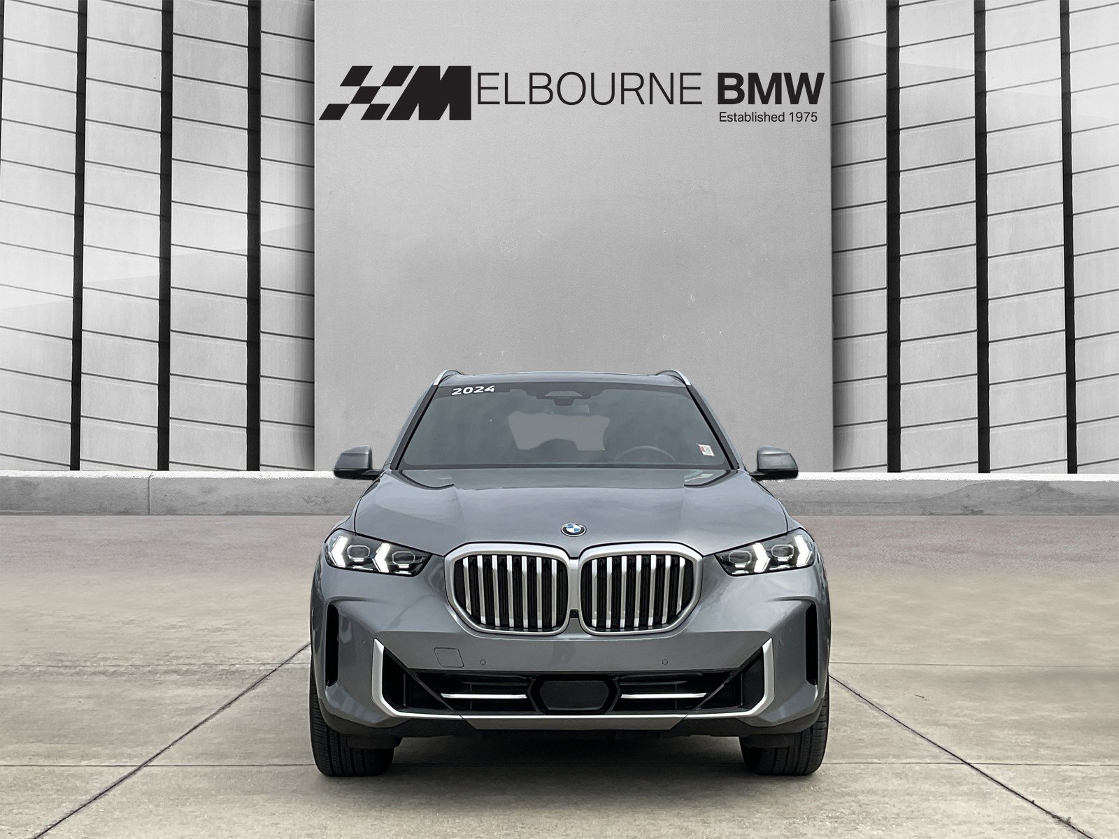 Used 2024 BMW X5 xDrive40i w/ Premium Package AWD/4WD image 2
