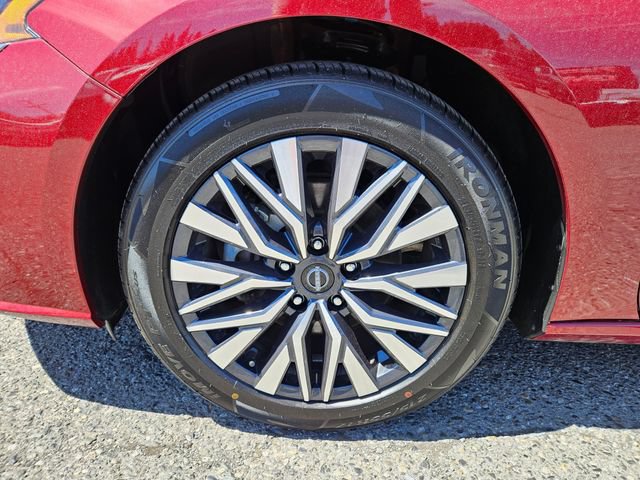Used 2024 Nissan Altima 2.5 SV FWD image 10