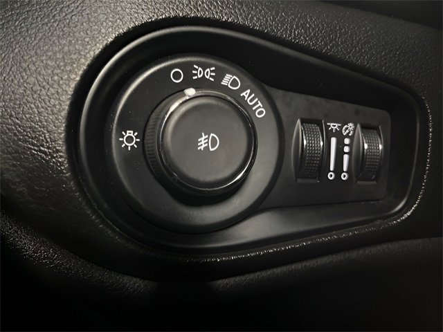 Used 2022 Jeep Renegade Latitude image 24