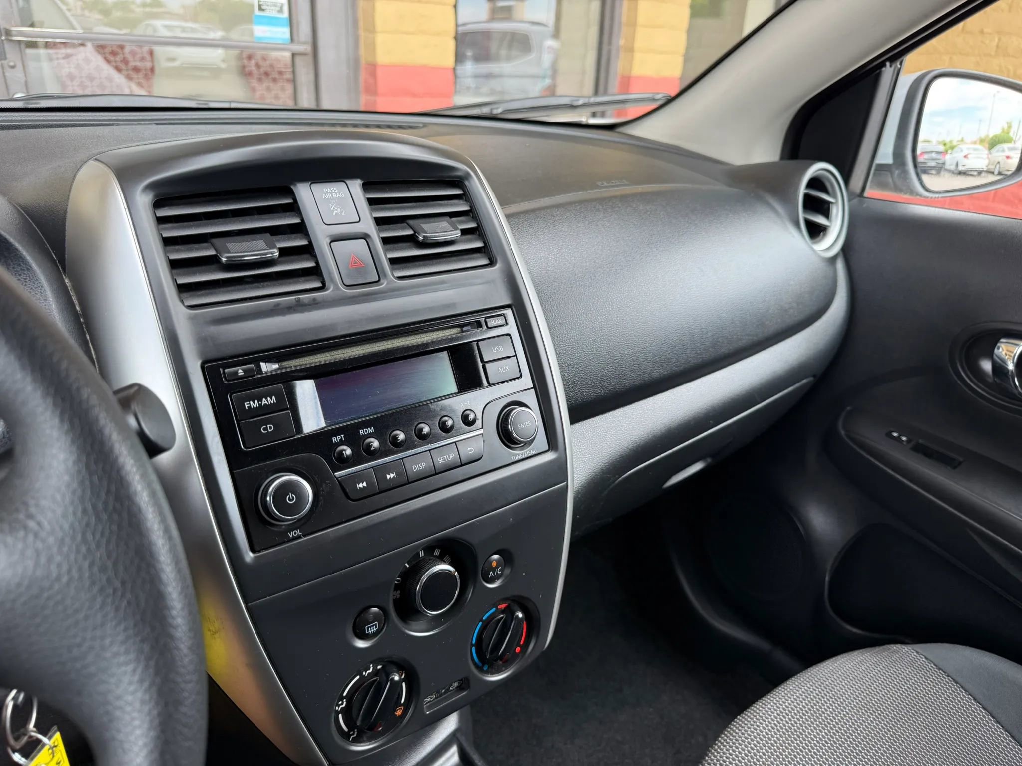 Used 2015 Nissan Versa SV image 31