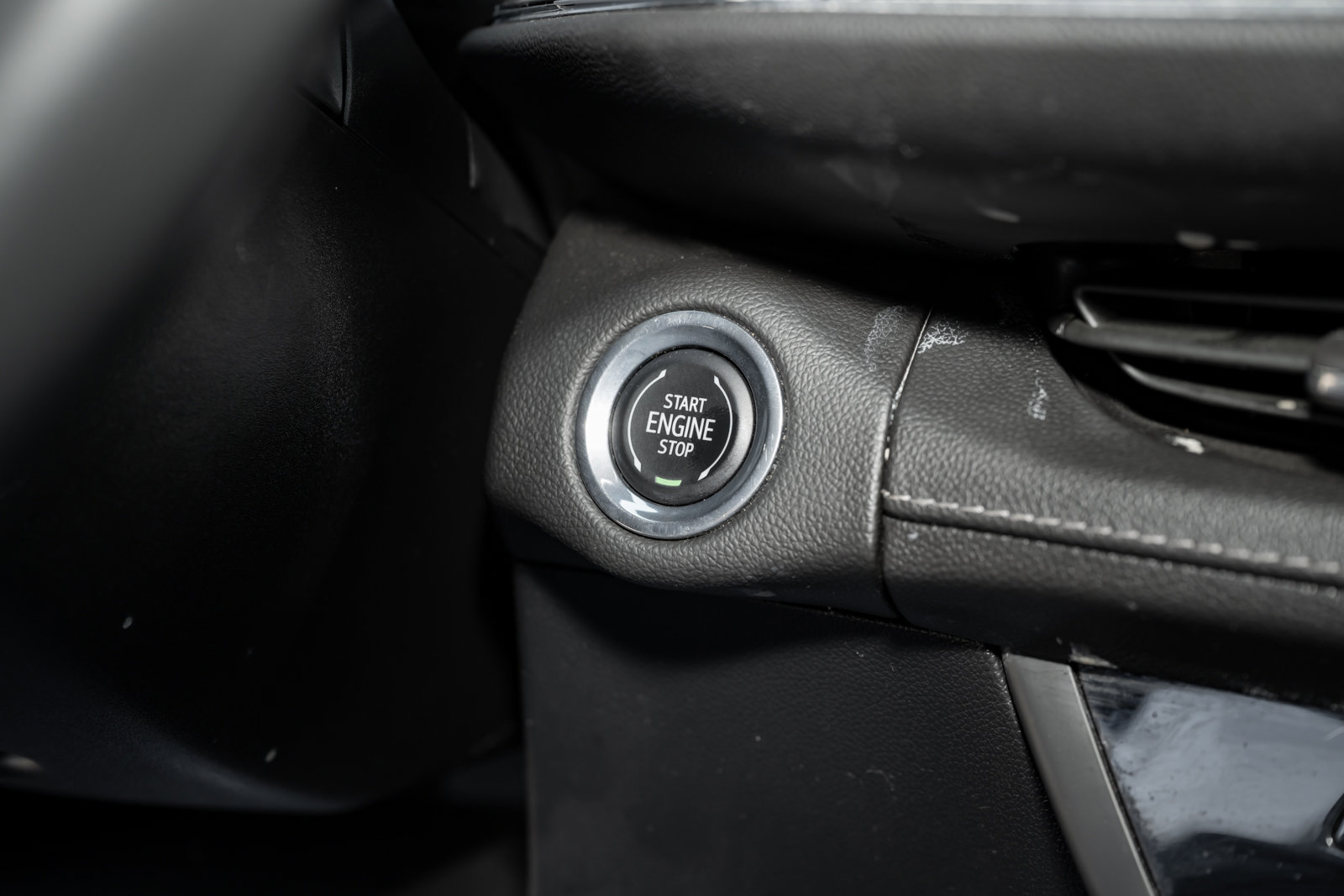 Used 2023 Buick Envision Essence image 28