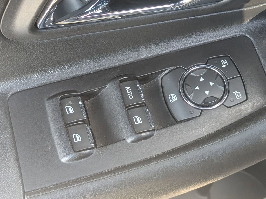 Used 2018 Ford Taurus SEL image 15