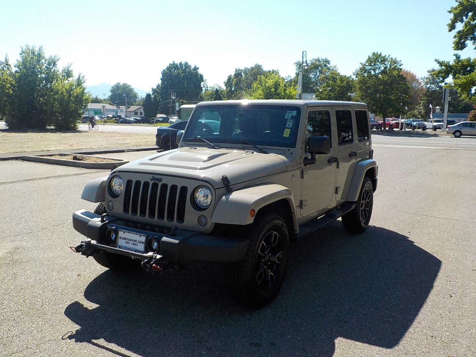 Used 2018 Jeep Wrangler Unlimited Sahara AWD/4WD image 21