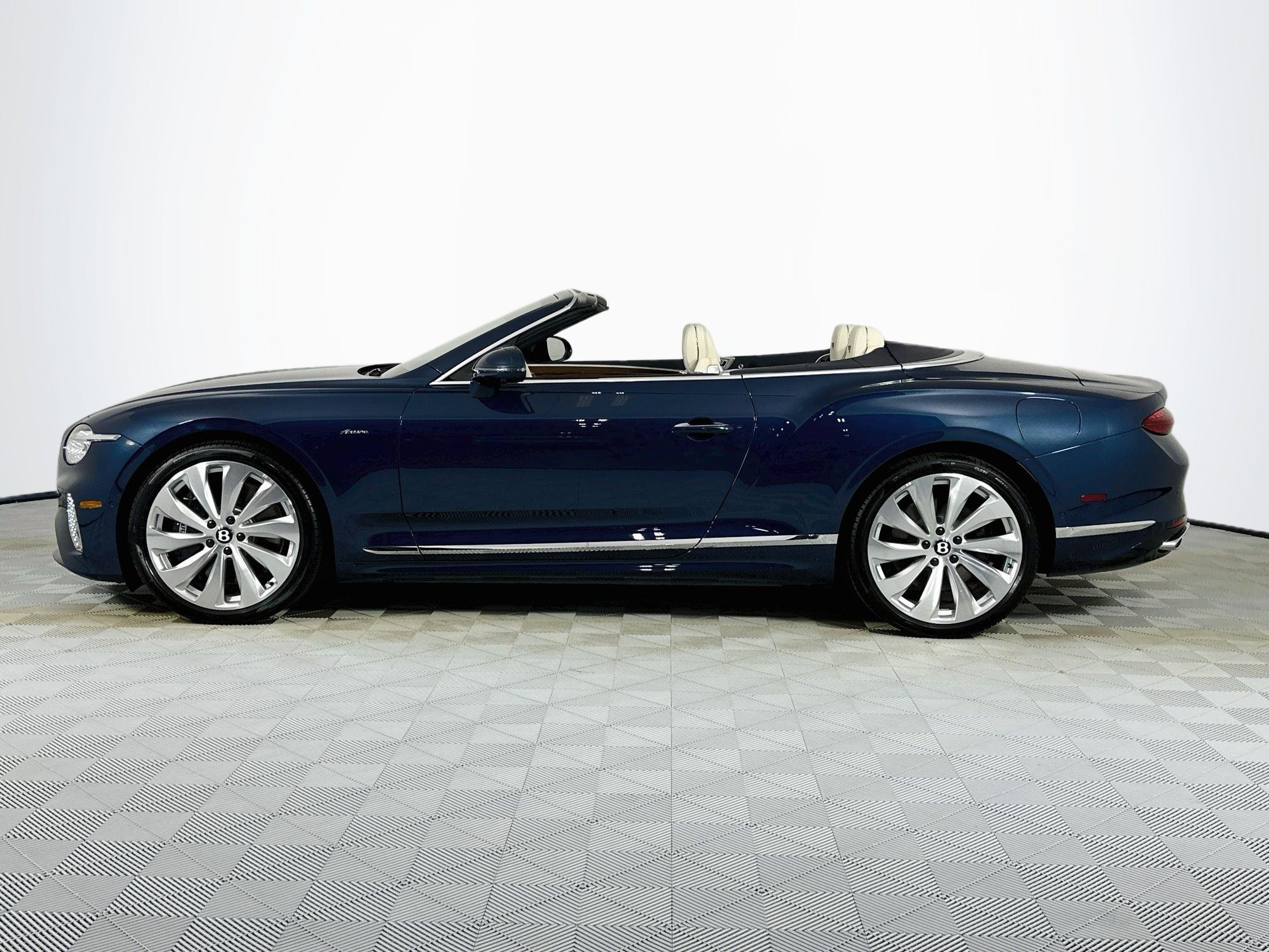 New 2027 Bentley Continental GTC AWD/4WD image 8