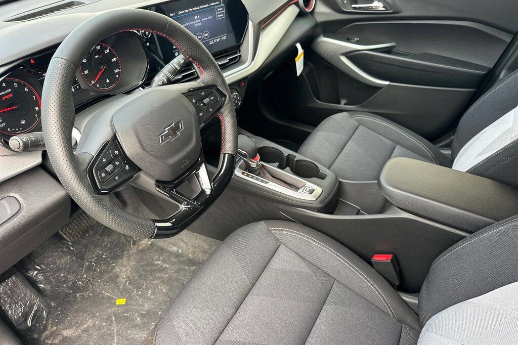 New 2026 Chevrolet Trax RS w/ Driver Confidence Package image 11