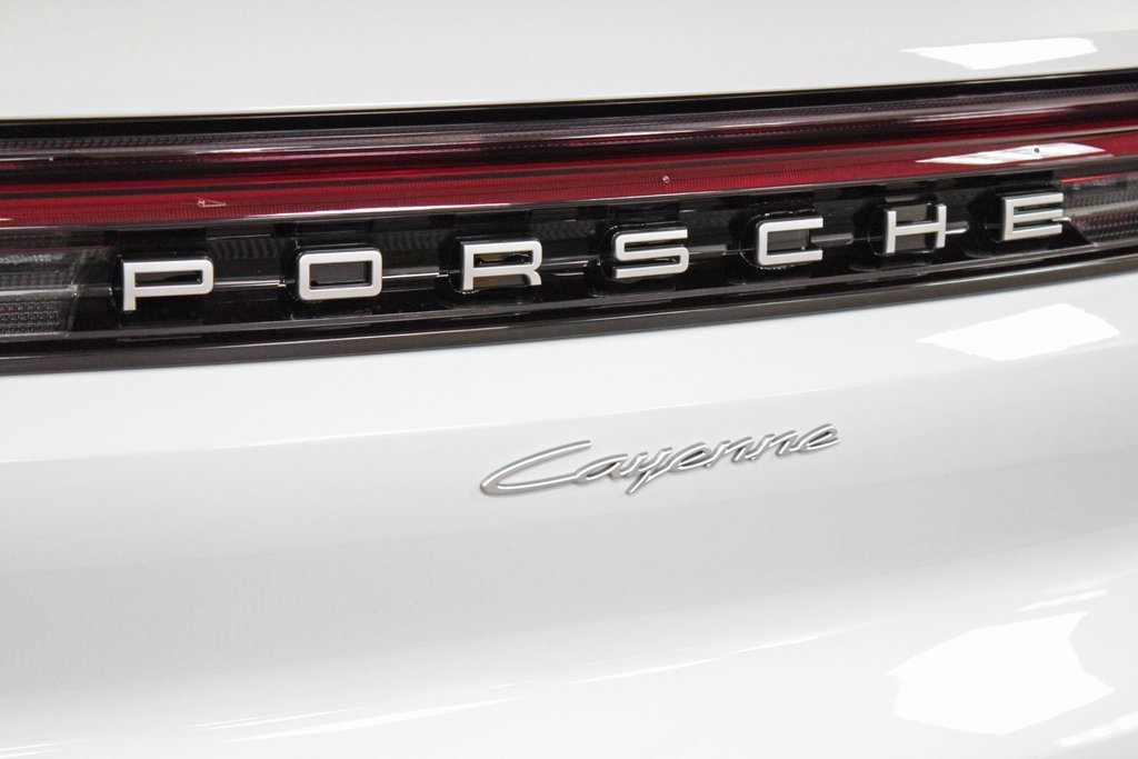 Used 2025 Porsche Cayenne image 13