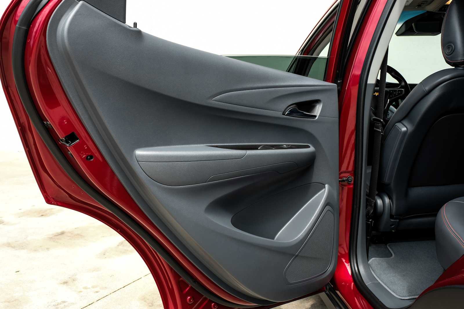 Used 2020 Chevrolet Bolt Premier w/ Infotainment Package image 44