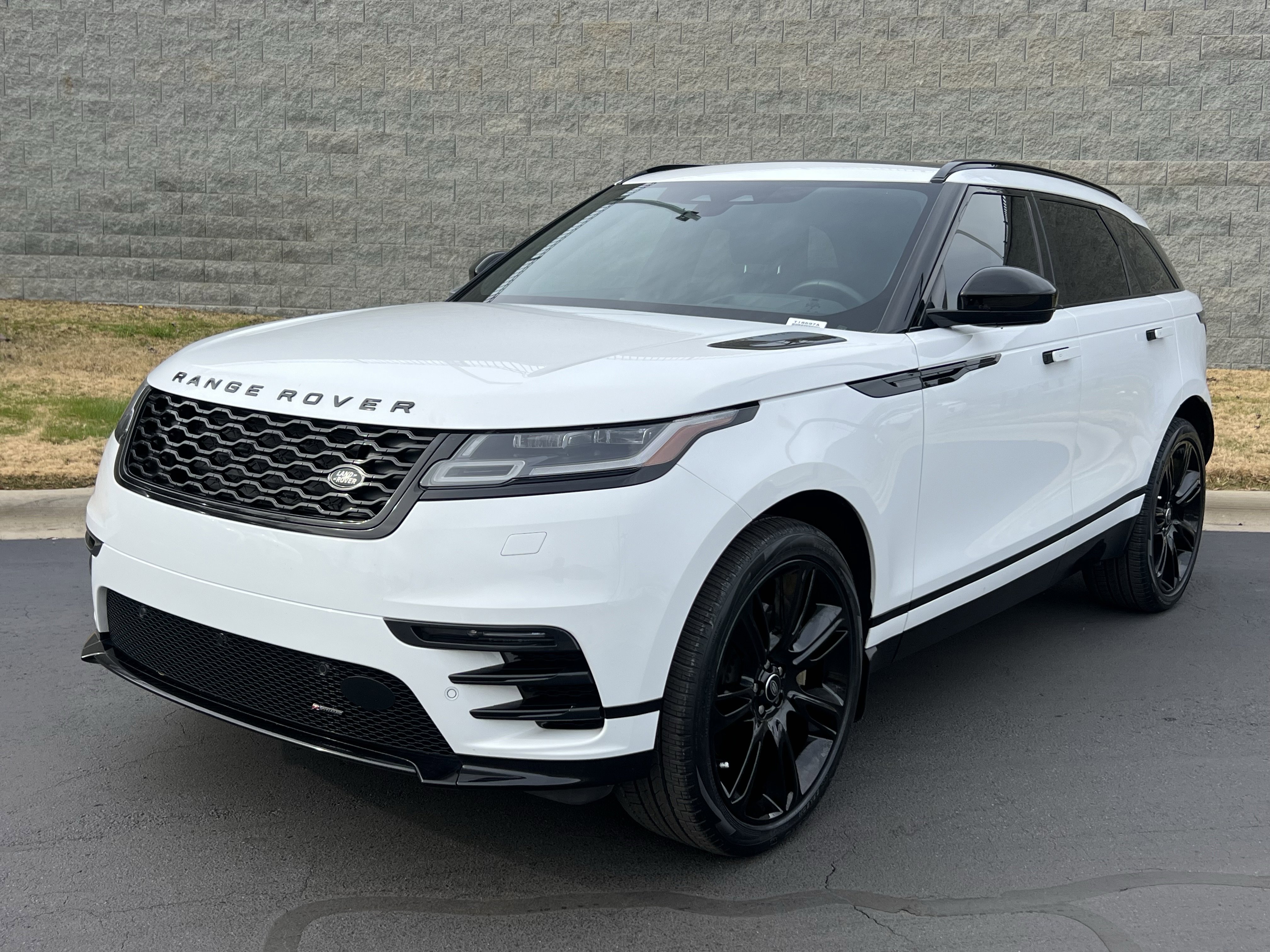 Certified 2023 Land Rover Range Rover Velar R-Dynamic S image 1
