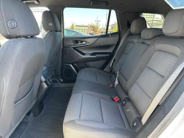 Used 2026 Chevrolet Equinox LT AWD/4WD image 25