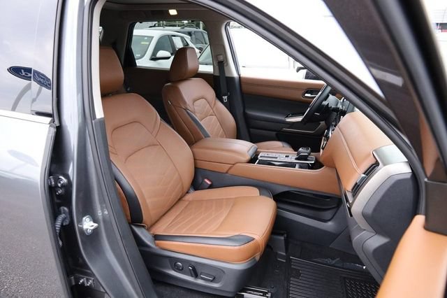 Certified 2025 Nissan Pathfinder Platinum w/ Cargo Package FWD image 30