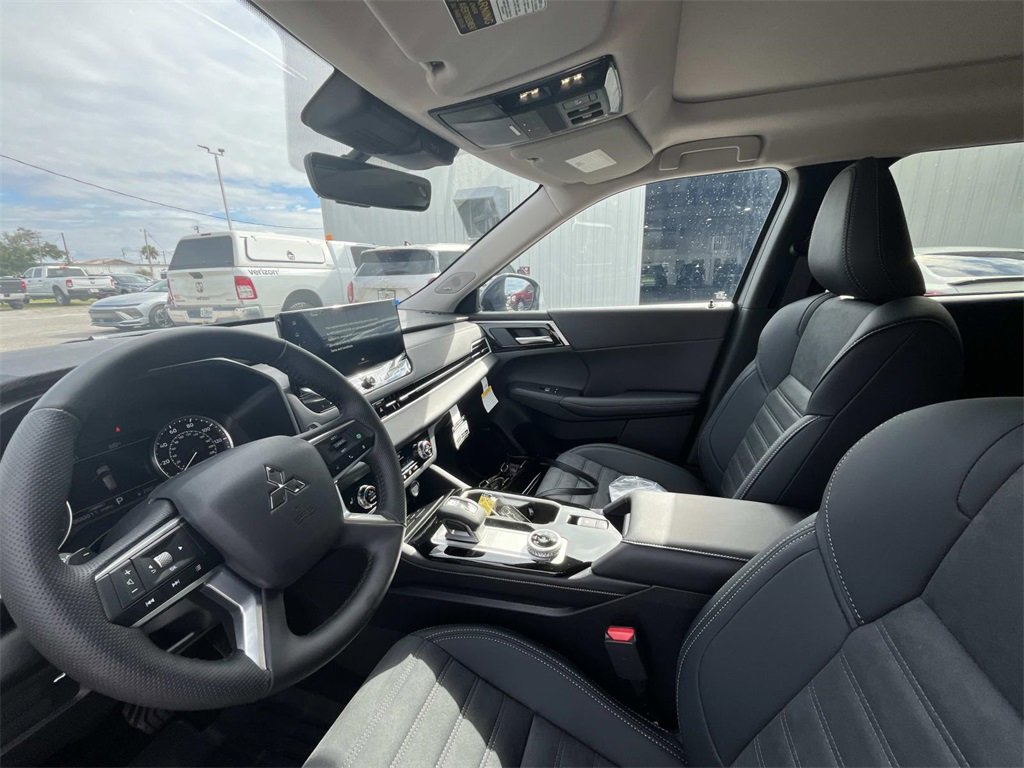 New 2026 Mitsubishi Outlander Trail Edition image 10