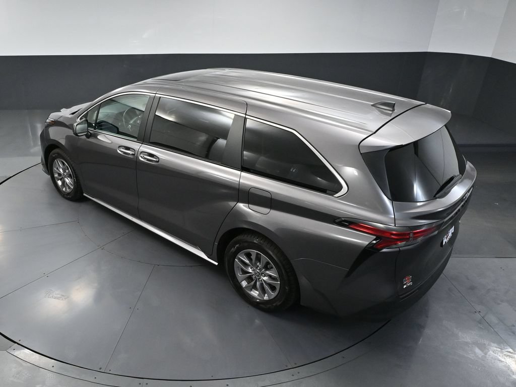 Used 2022 Toyota Sienna XLE AWD/4WD image 43