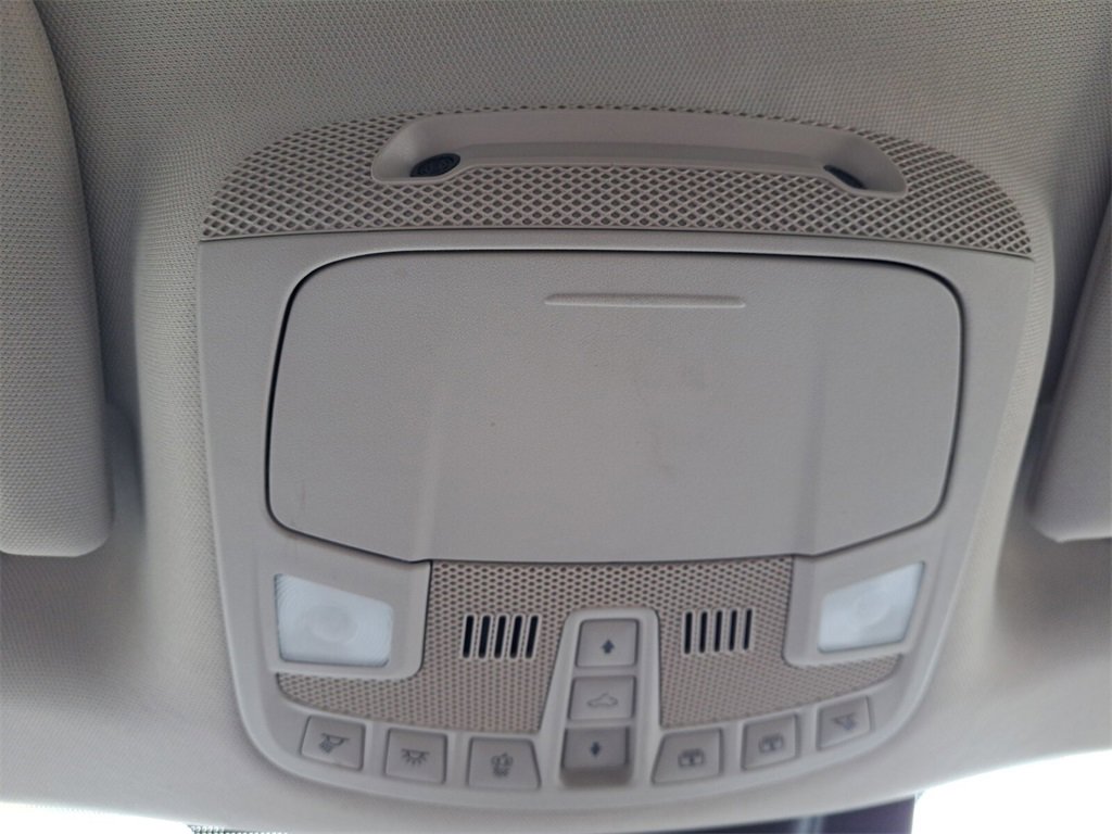 Used 2021 Ford Expedition XLT image 18