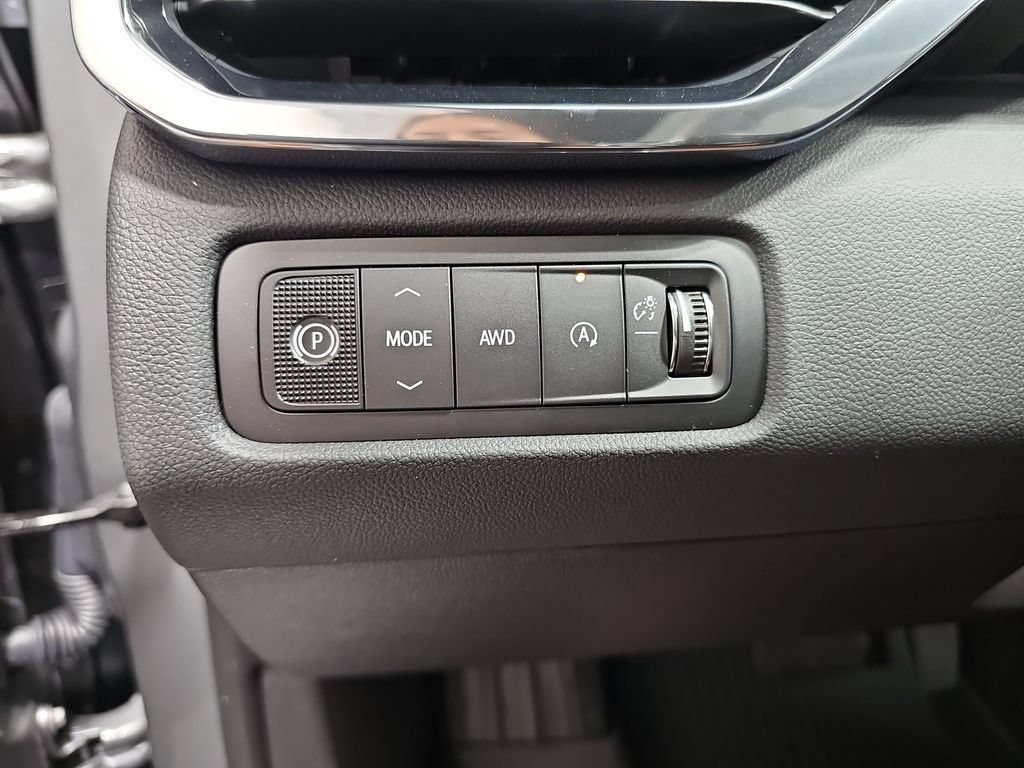 New 2027 GMC Acadia Denali w/ LPO, Floor Liner Package AWD/4WD image 29