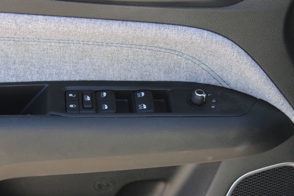 Used 2022 Jeep Compass Latitude image 28