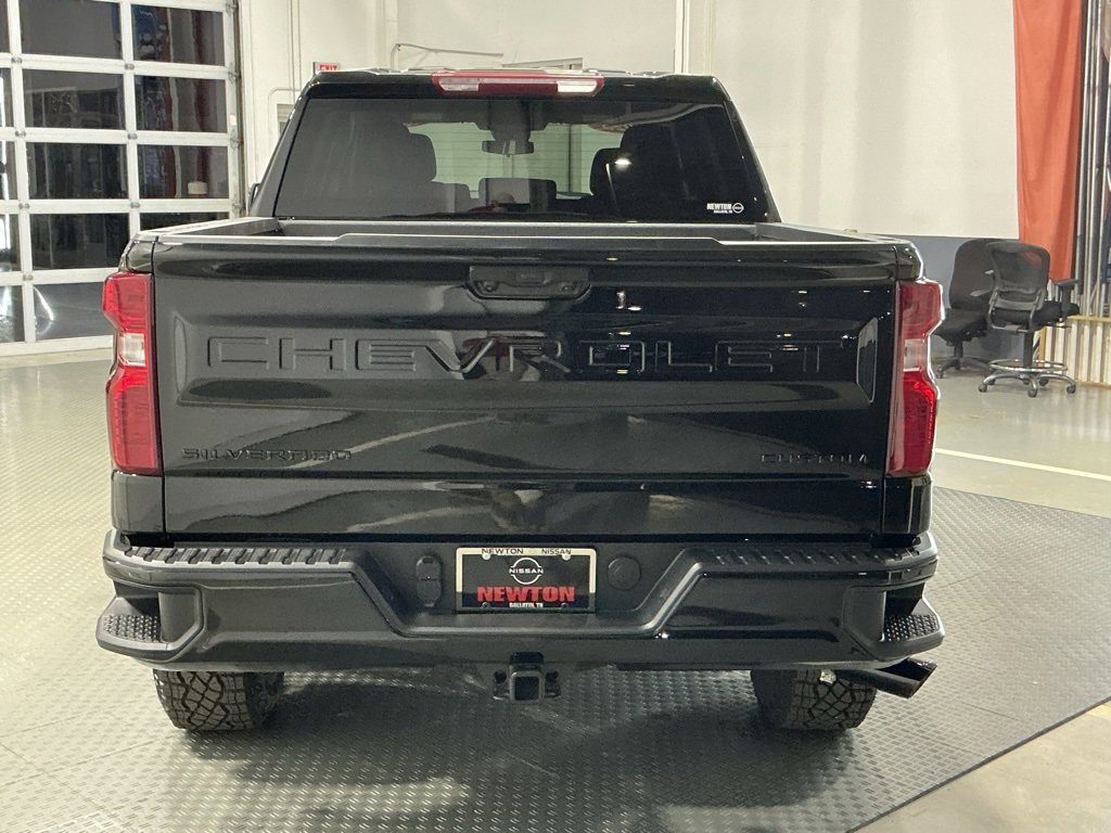Used 2025 Chevrolet Silverado 1500 Custom Trail Boss w/ Dark Appearance Package image 38