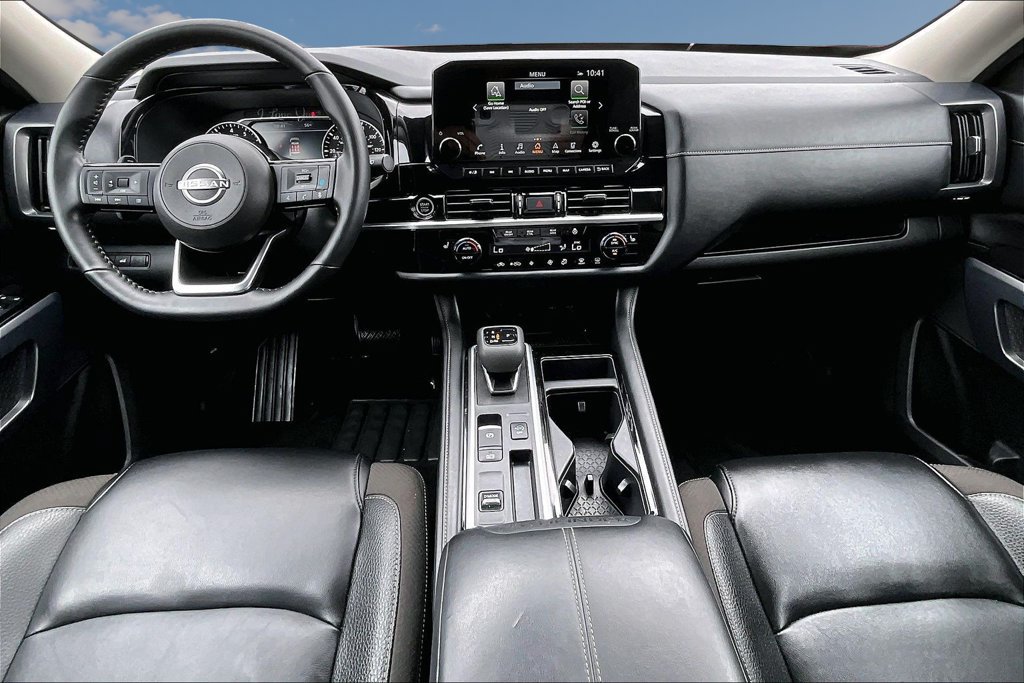 Used 2024 Nissan Pathfinder SL w/ Cargo Package FWD image 7