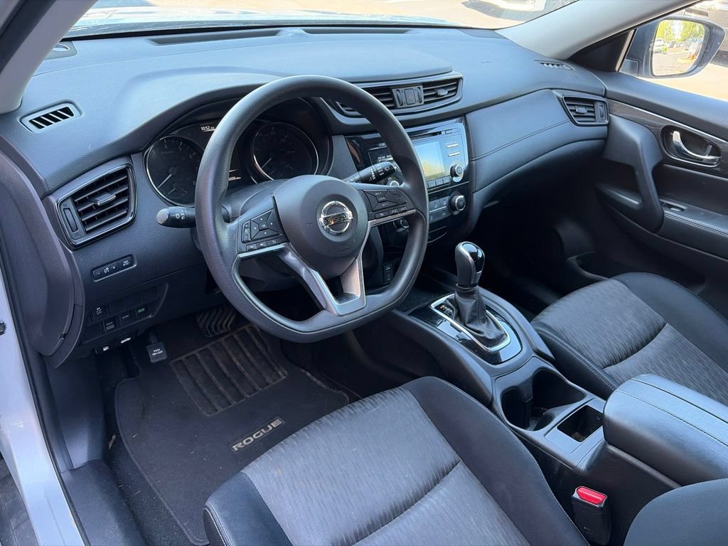 Used 2017 Nissan Rogue AWD image 16