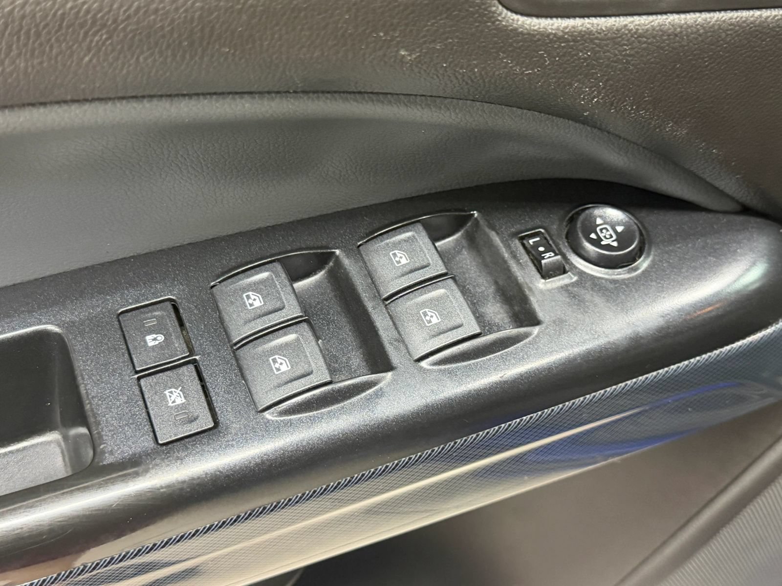 Used 2017 Chevrolet Colorado Z71 AWD/4WD image 22