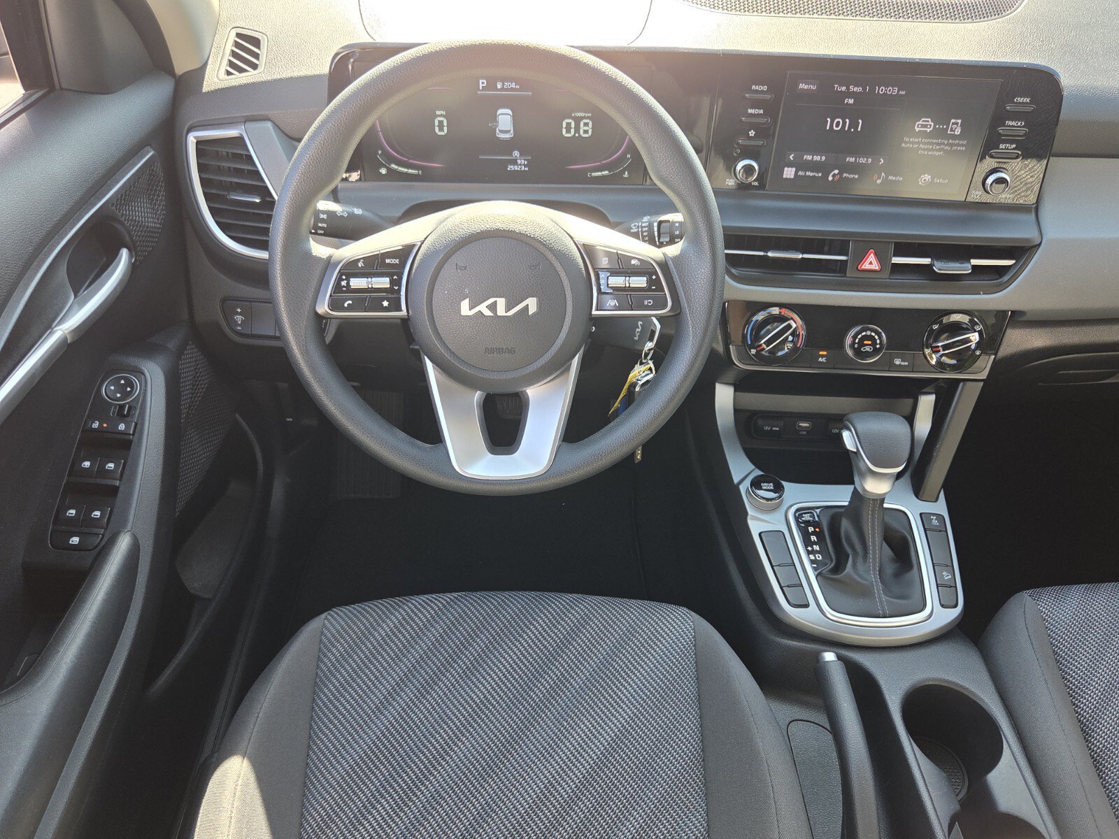 Used 2024 Kia Seltos LX AWD/4WD image 11