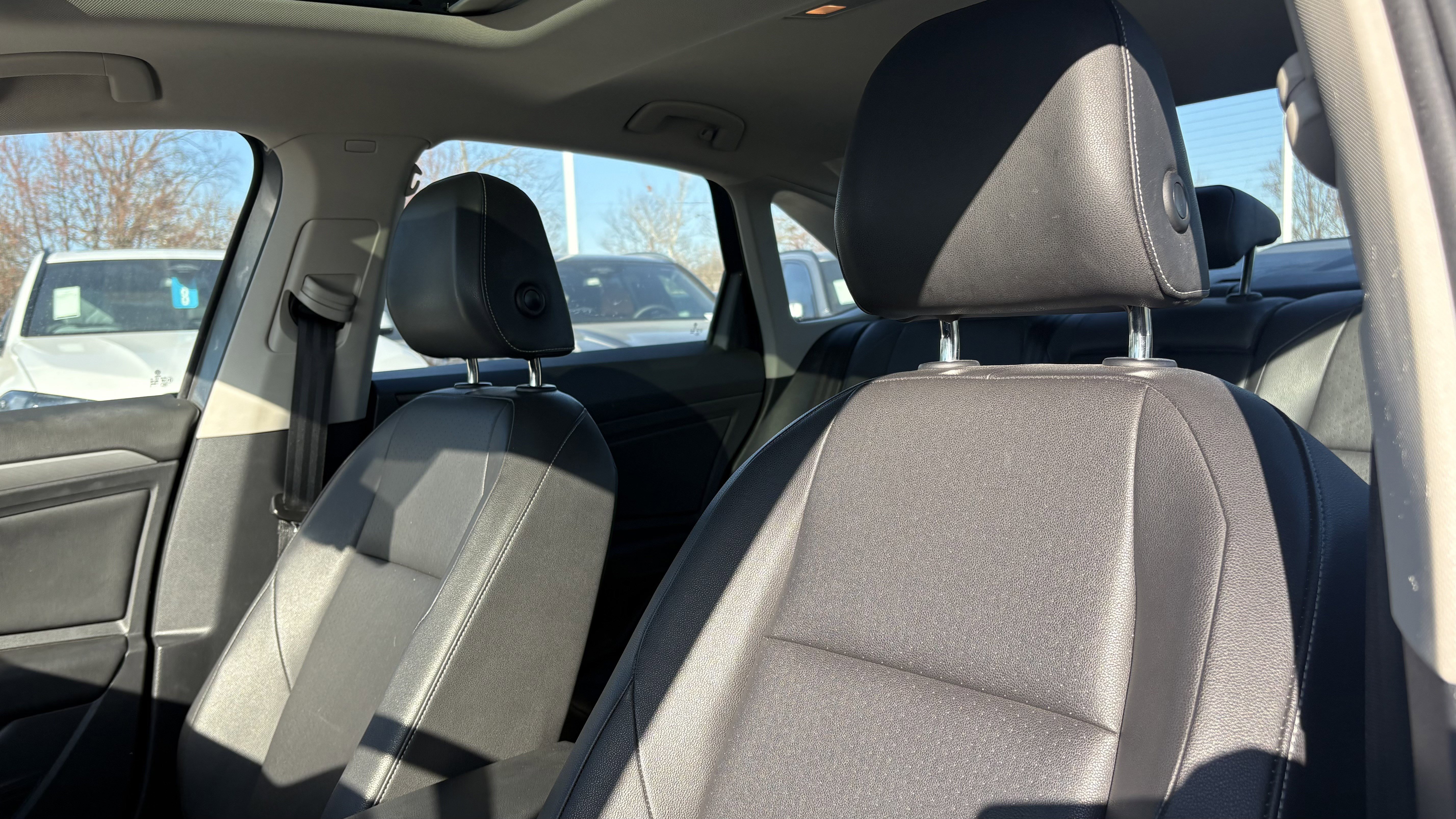 Used 2019 Volkswagen Jetta SE image 18