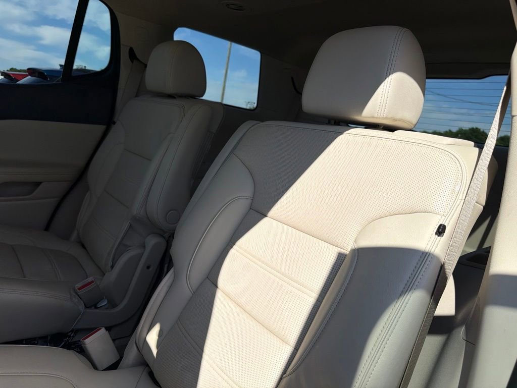 Used 2023 GMC Acadia Denali w/ Black Diamond Edition FWD image 15