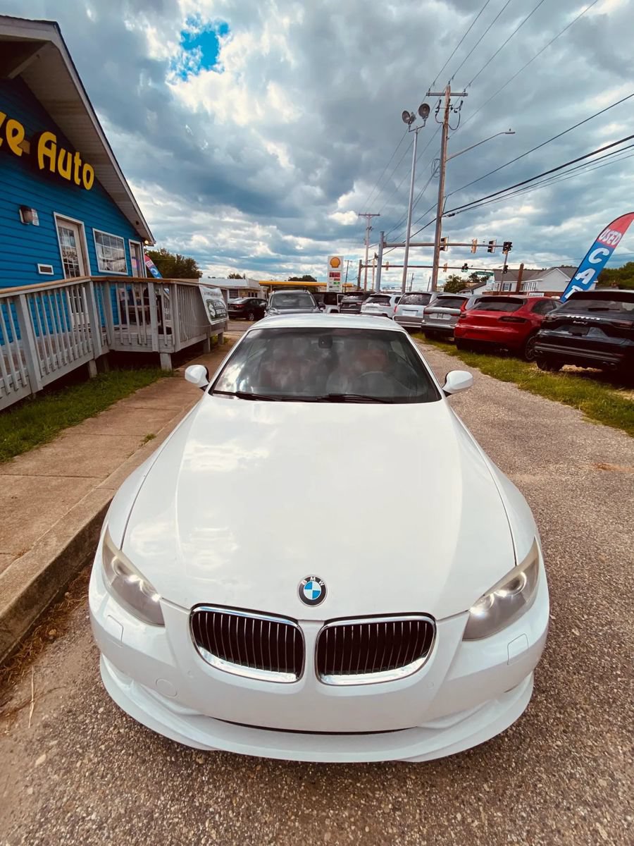 Used 2013 BMW 328i Convertible RWD image 4