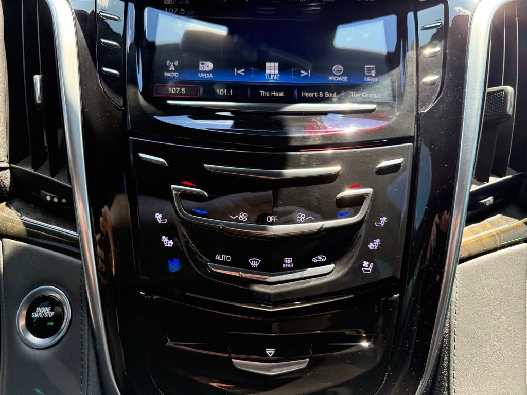 Used 2020 Cadillac Escalade Platinum AWD/4WD image 32