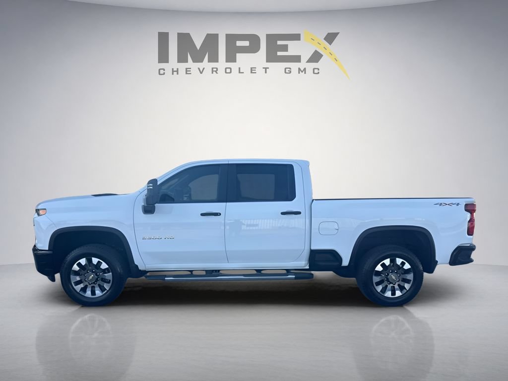 Used 2021 Chevrolet Silverado 2500 Custom w/ Custom Value Package AWD/4WD image 2