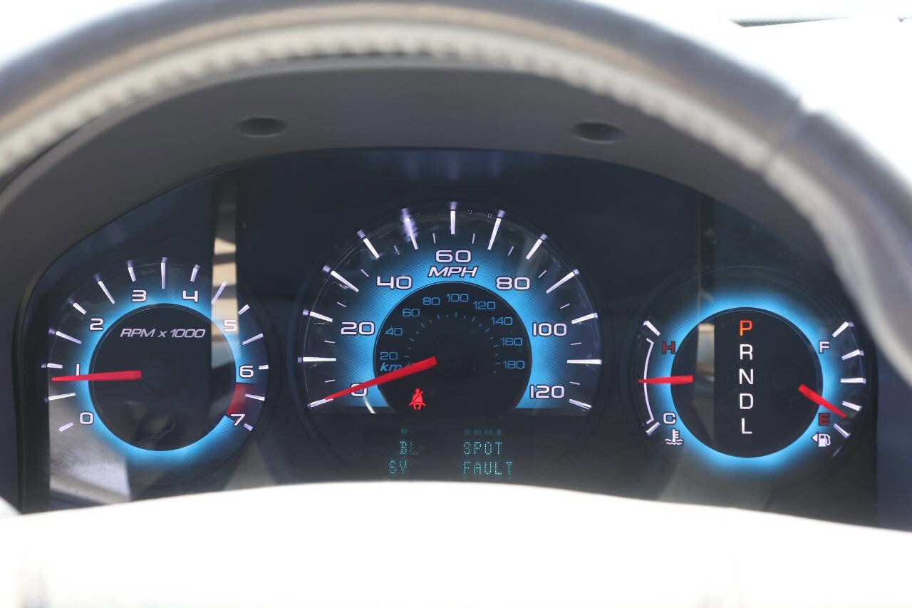 Used 2012 Ford Fusion SEL FWD image 19