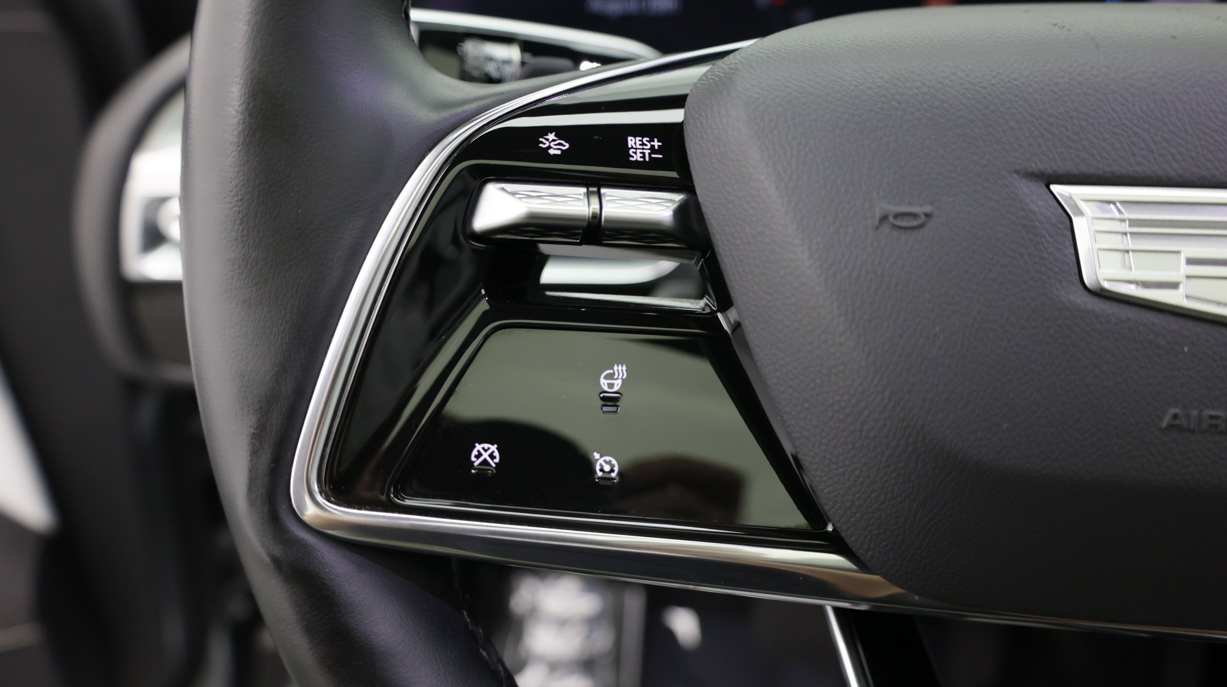 Used 2024 Cadillac Lyriq Luxury RWD image 17