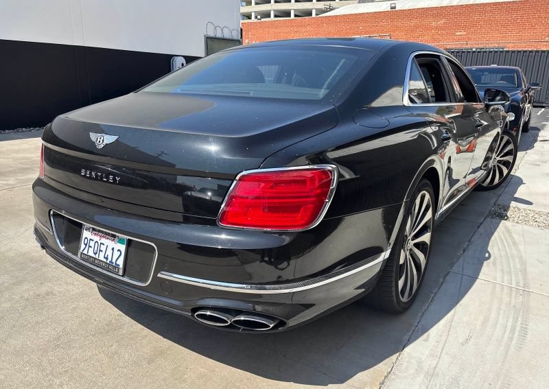 Used 2022 Bentley Flying Spur Plug-In Hybrid AWD/4WD image 7